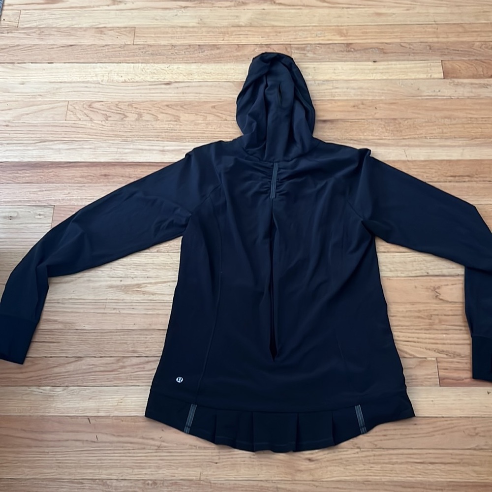 Lululemon - Picture 2 of 2